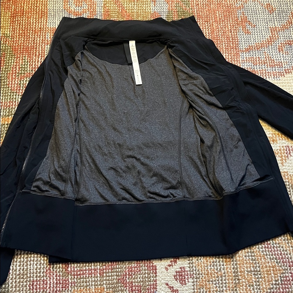 Lululemon Sights Seen Jacket Black Size 4 Rare EUC Athleisure Activewear - Picture 9 of 10